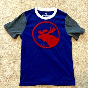 Boys Abercrombie t shirt. Size 9/10.